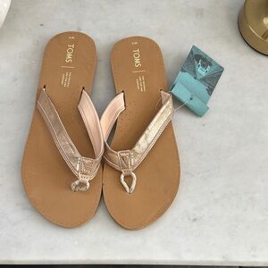 TOMS champagne shimmer Flip-Flops
